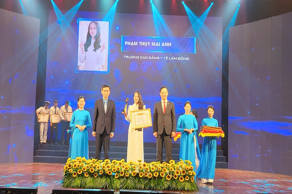 Sinh viên Trường Cao đẳng Y tế Lâm Đồng được Tổng cục GDNN tuyên dương năm 2022
