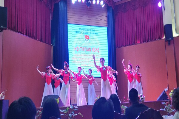 Hội thi văn nghệ chào mừng 41 năm ngày Nhà giáo Việt Nam và 45 năm ngày thành lập trường Cao đẳng Y tế Lâm Đồng