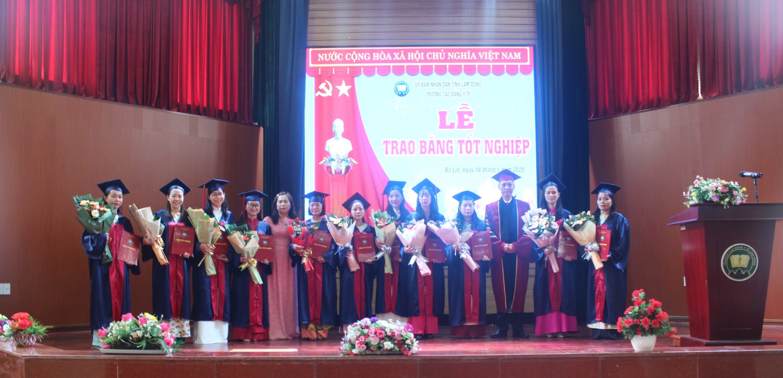 Lễ Tốt Nghiệp Tại Trường Cao Đẳng Y Tế Lâm Đồng