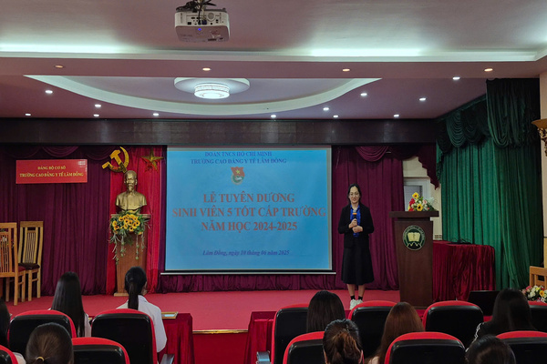 TUYÊN DƯƠNG SINH VIÊN ĐẠT DANH HIỆU “SINH VIÊN 5 TỐT CẤP TRƯỜNG” NĂM HỌC 2024 – 2025