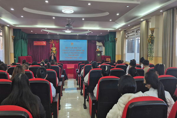 TỔ CHỨC HỌC TẬP 4 BÀI LÝ LUẬN CHÍNH TRỊ CHO CÁN BỘ, ĐOÀN VIÊN, THANH NIÊN NĂM HỌC 2024-2025