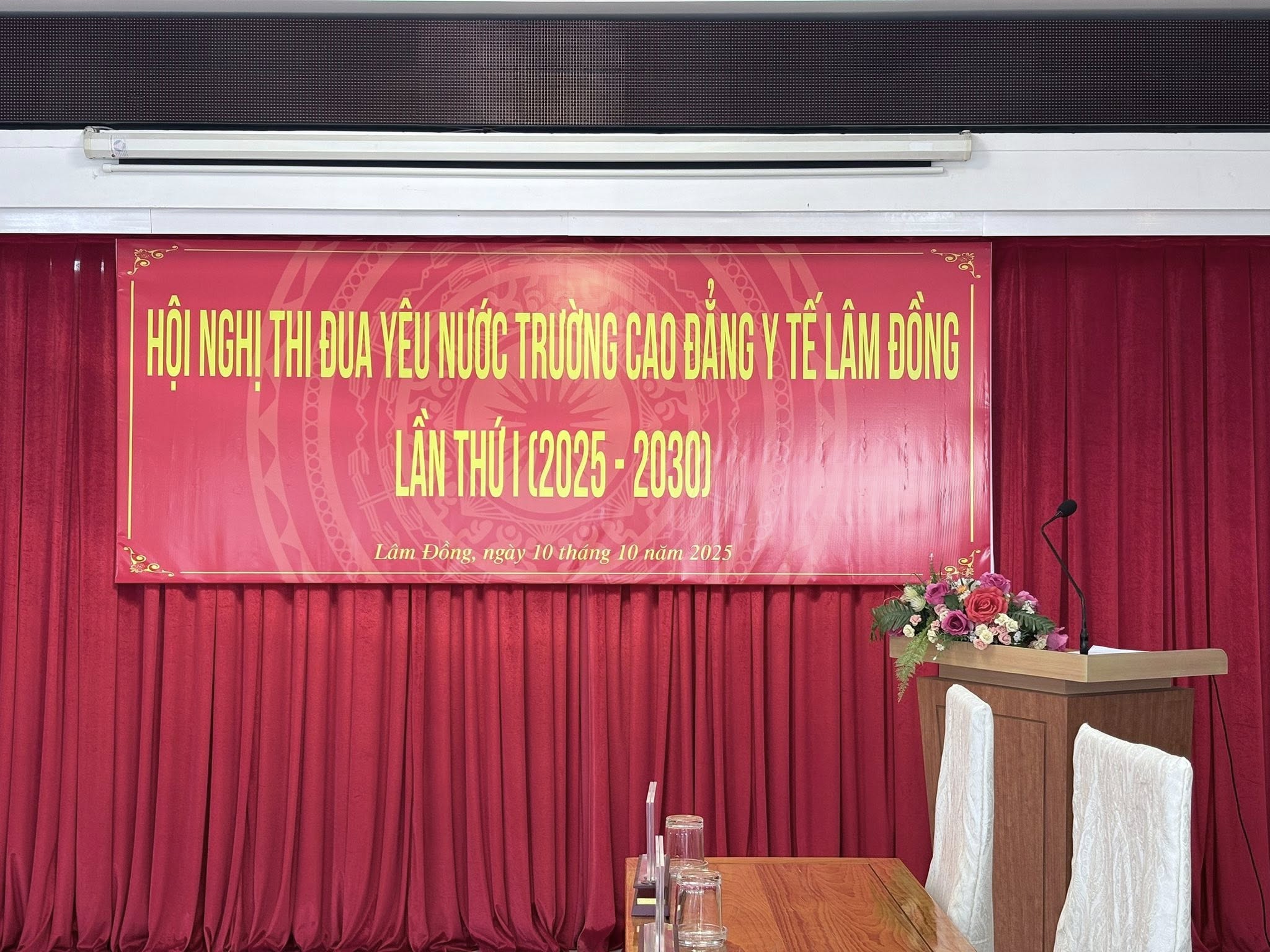 TRƯỜNG CAO ĐẲNG Y TẾ LÂM ĐỒNG TỔ CHỨC HỘI NGHỊ THI ĐUA YÊU NƯỚC LẦN THỨ I (GIAI ĐOẠN 2025 – 2030)