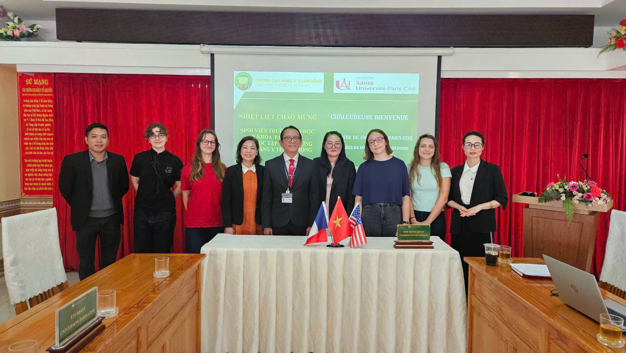 ĐOÀN SINH VIÊN TRƯỜNG ĐẠI HỌC Y KHOA PARIS CITÉ – CỘNG HÒA PHÁP BẮT ĐẦU CHƯƠNG TRÌNH THỰC TẬP TẠI LÂM ĐỒNG