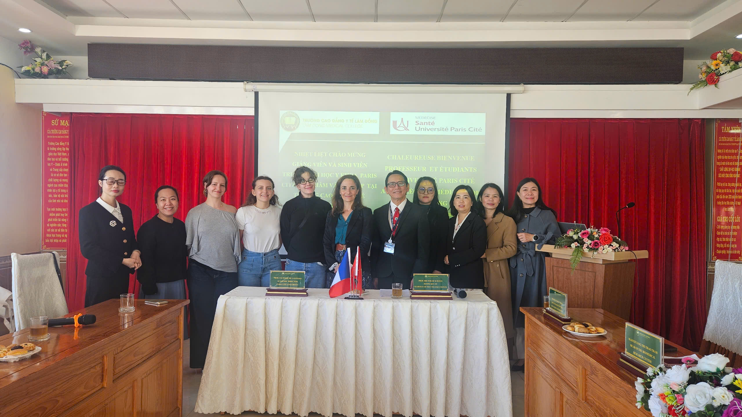 Trường Cao đẳng Y tế Lâm Đồng đón tiếp và làm việc với Trường Đại học Y khoa Paris Cité – Cộng hòa Pháp