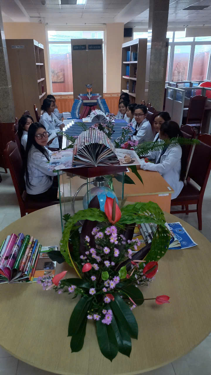 MỞ TRANG SÁCH – SÁNG TÂM Y – VỮNG TAY NGHỀ