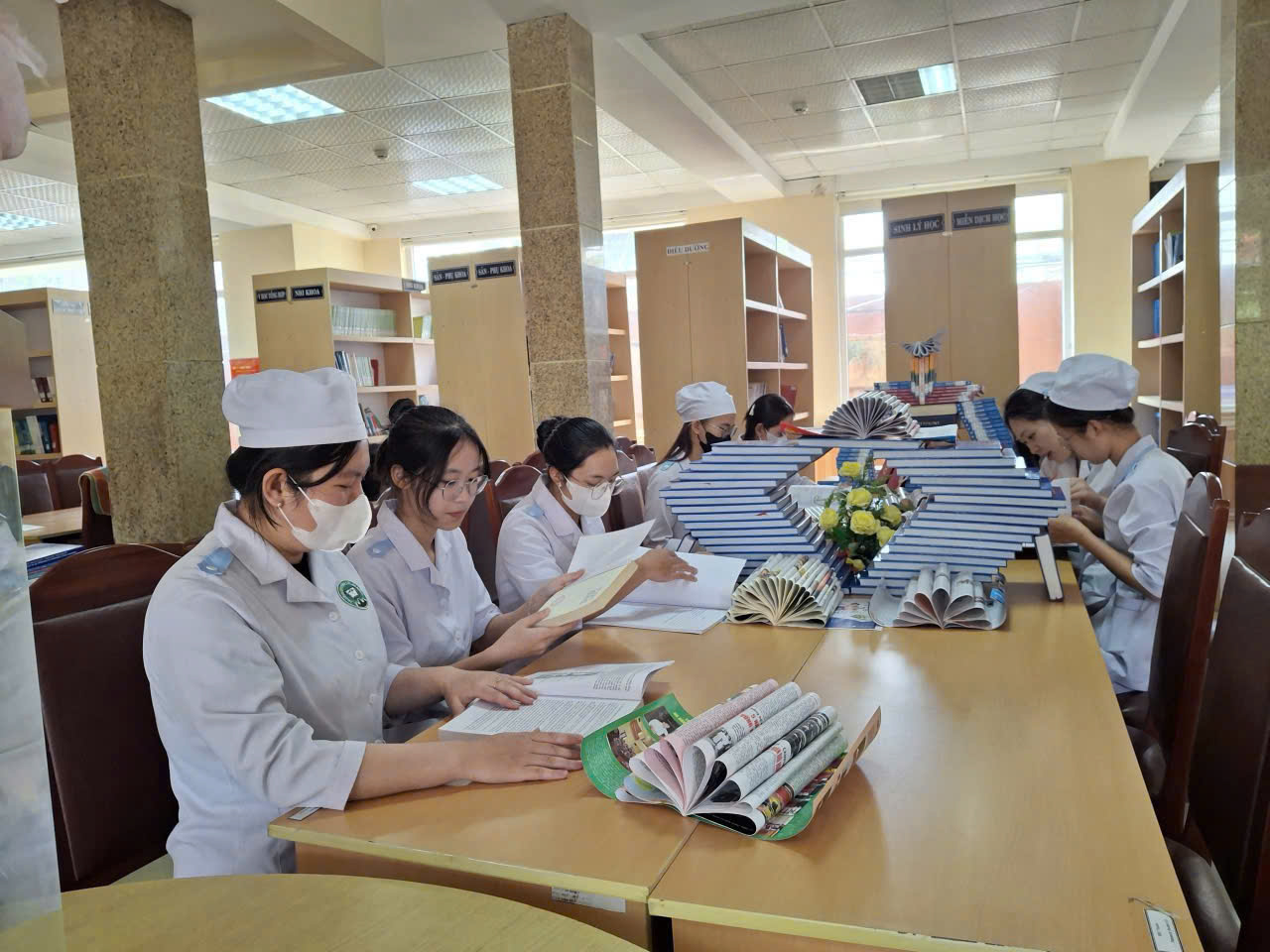 LAN TỎA VĂN HÓA ĐỌC  MỖI THẦY CÔ LÀ MỘT TẤM GƯƠNG – MỖI SINH VIÊN LÀ MỘT BẠN ĐỌC TÍCH CỰC